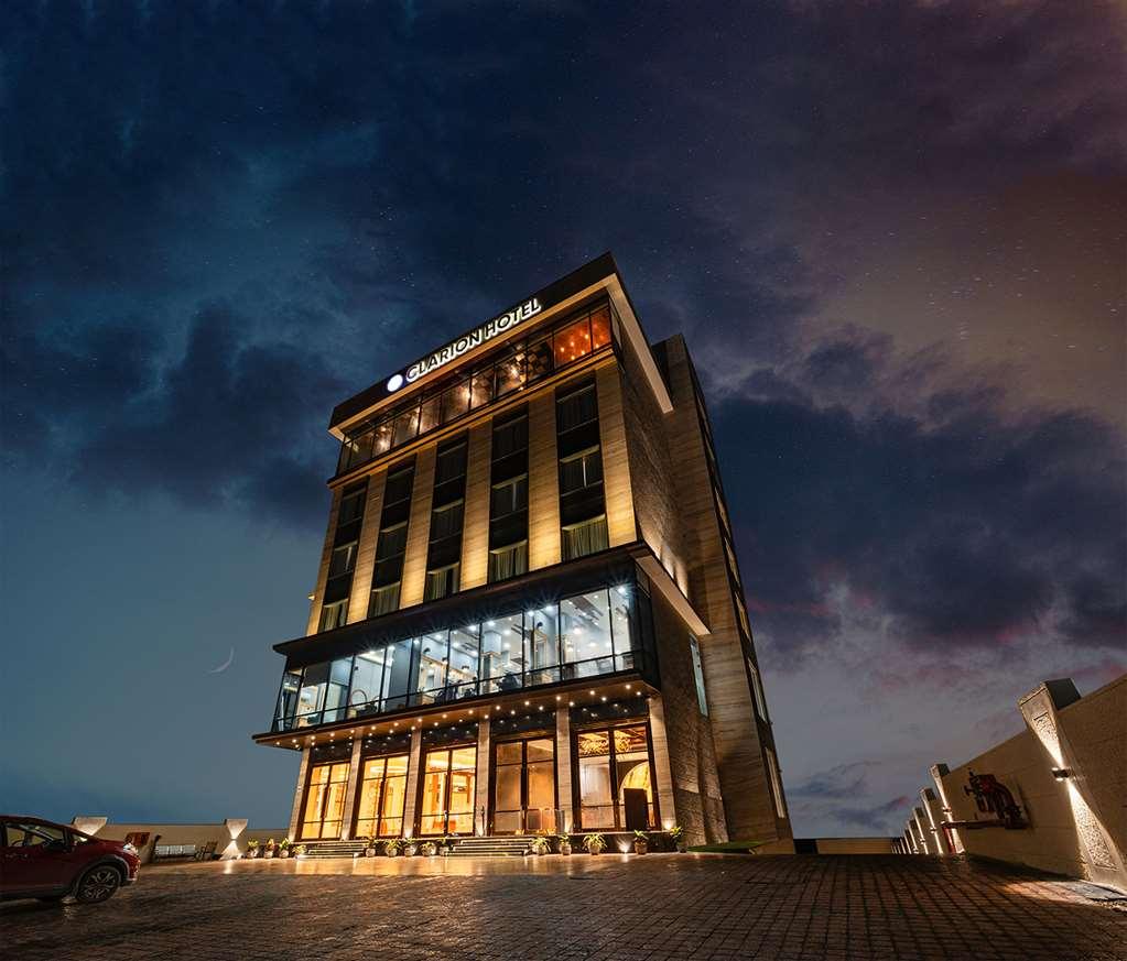 Clarion Hotel Epicure Dehradun Zewnętrze zdjęcie